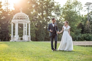 Lumière éclatante pour la séance de couple.
